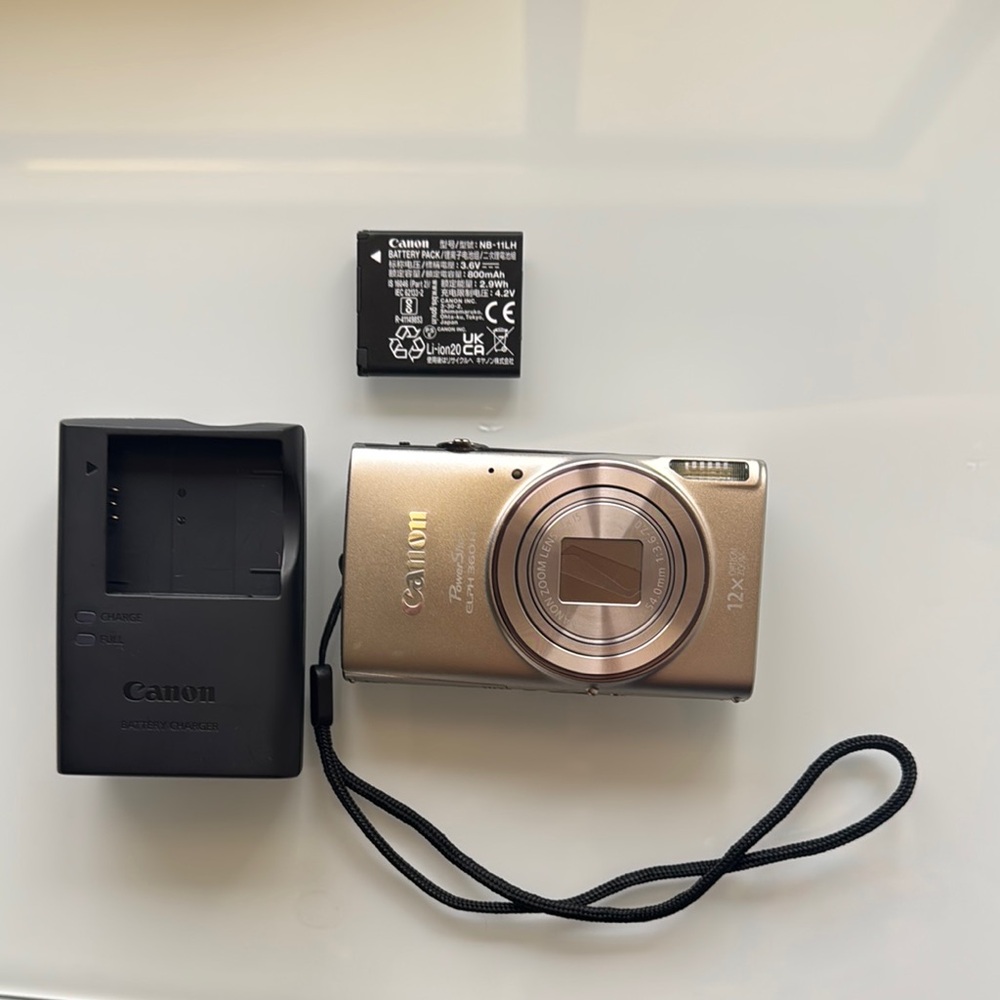 Silver Canon Powershot ELPH 360 hs camera